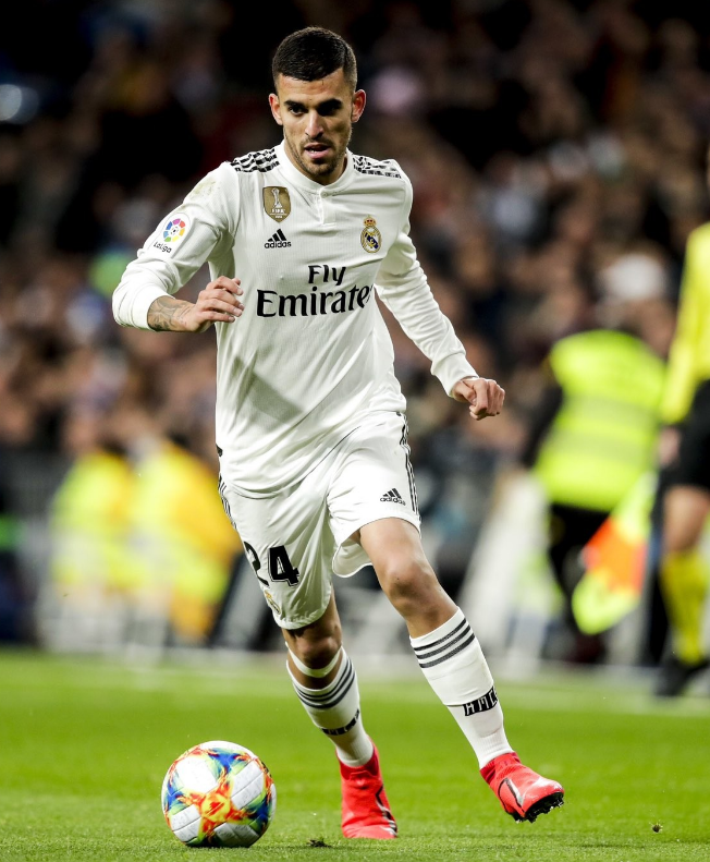 清晨斯图加特调整名单以备全明星赛，内部沟通环节打磨，气氛紧张，轮换策略成焦点的简单介绍