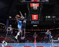 萨克拉门托国王训练开放日,赛前远射贴柱引欢呼,欧篮联在即,团队化学反应显著的简单介绍 萨克拉门托国王训练开放日,赛前远射贴柱引欢呼,欧篮联在即,团队化学反应显著的简单介绍