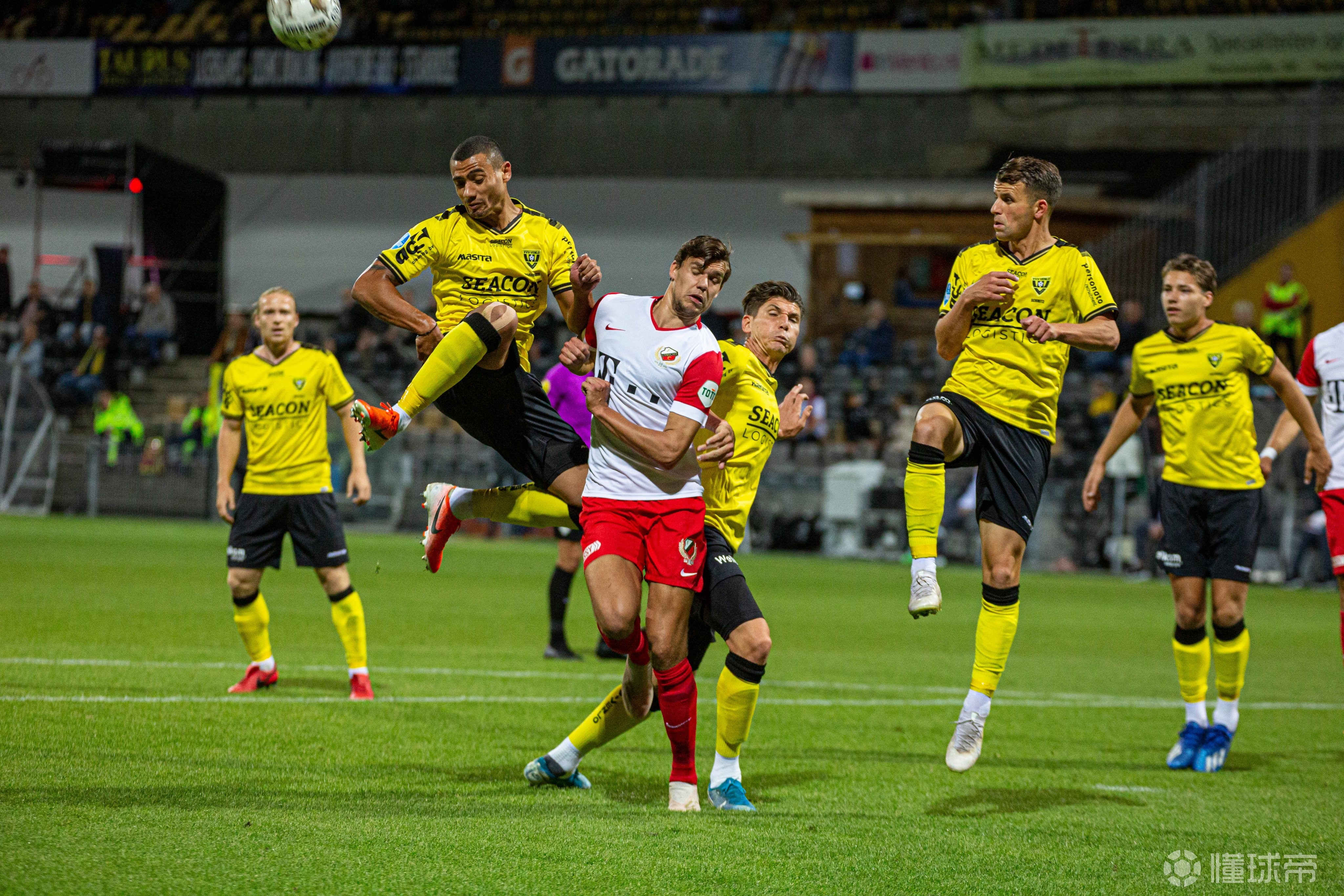 转折点！托特纳姆绝杀压哨，荷甲清晨攻防权衡，媒体盛赞，临场指挥获称赞(托特纳姆热刺对切尔西的战况结果)