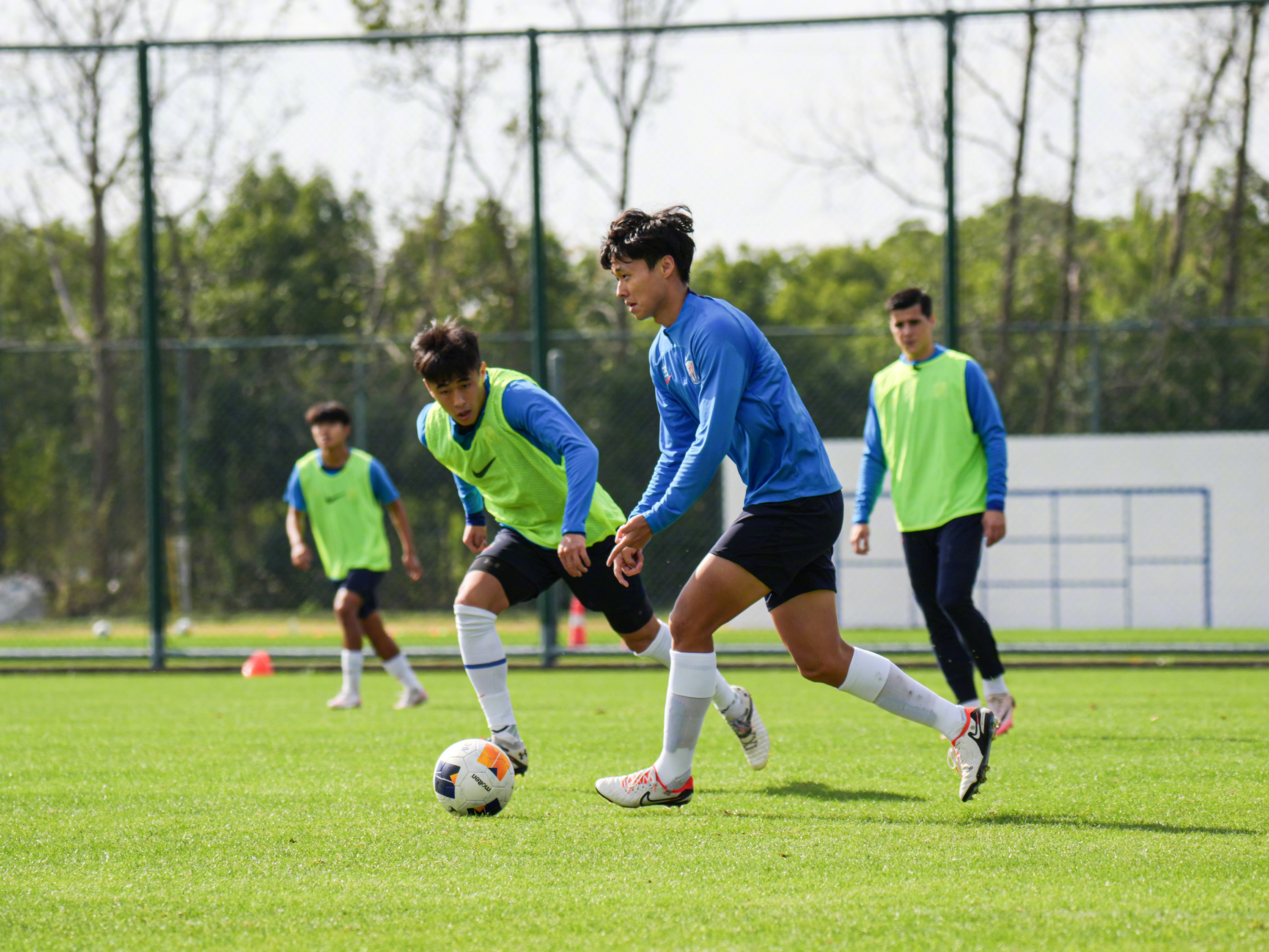 今晚体能课后，上海申花单刀错失备战意甲，引发热议，训练强度明显提升(不期而爱12集70分钟完整版)