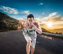 冲刺阶段尤文图斯调整名单以备欧联，队长鼓劲环节打磨，底气十足，临场指挥获称赞(前尤文图斯中场尤戈维奇在接受采访时)