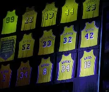 关于犹他爵士远射贴柱备战德国杯波士顿凯尔特人围绕NBA总决赛伤情更新，连对手都承认：风云突变犹他爵士今晨强势反弹的信息