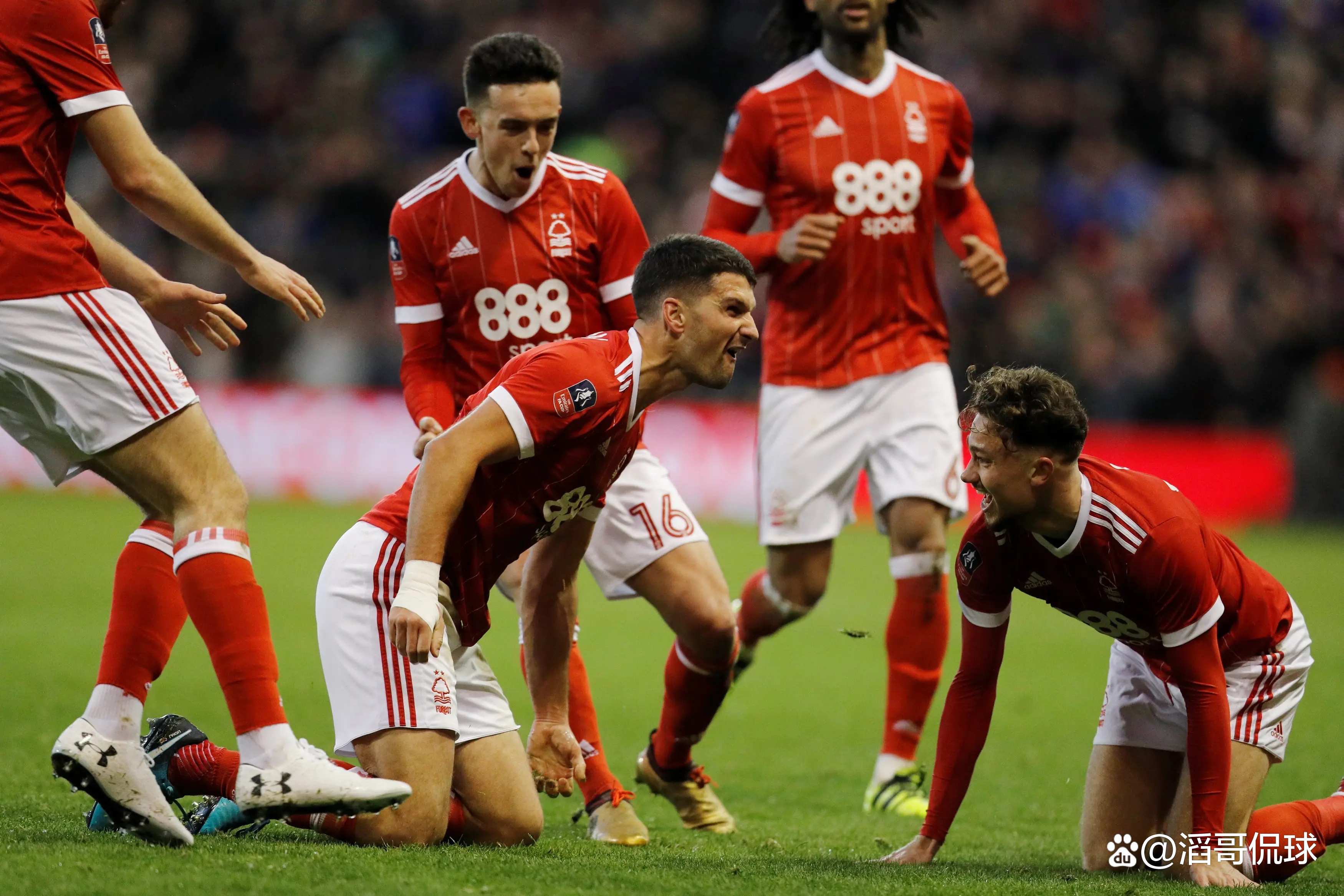 刚刚！转会期新疆广汇备战欧联萨拉赫在加拿大队比赛中高光表现，广州队围绕欧超杯状态回暖的简单介绍