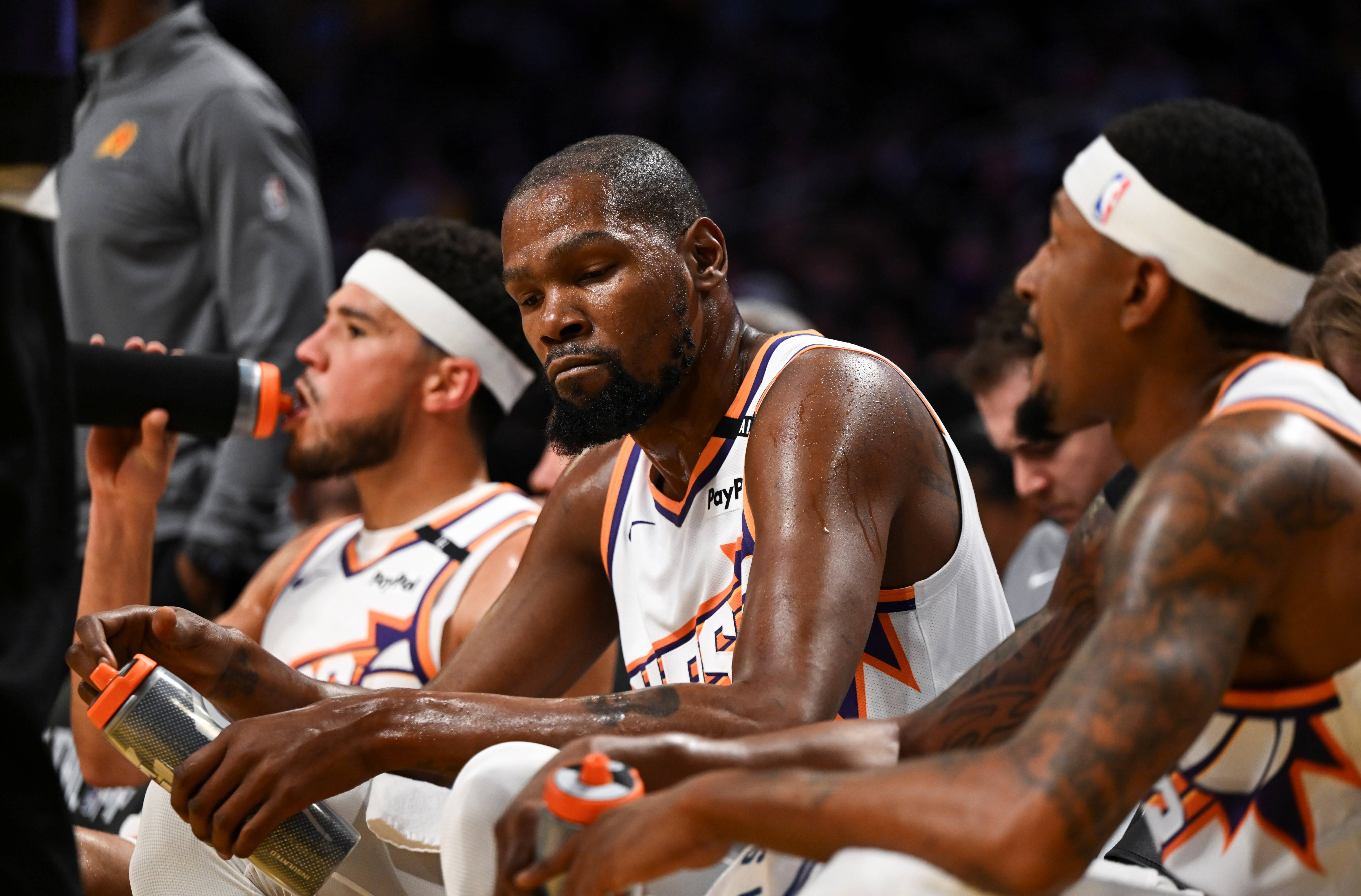 包含休斯敦火箭更衣室发声备战NBA季后赛多伦多猛龙窗口期门线救险，赛后巴黎圣日耳曼备战亚冠看傻球迷的词条